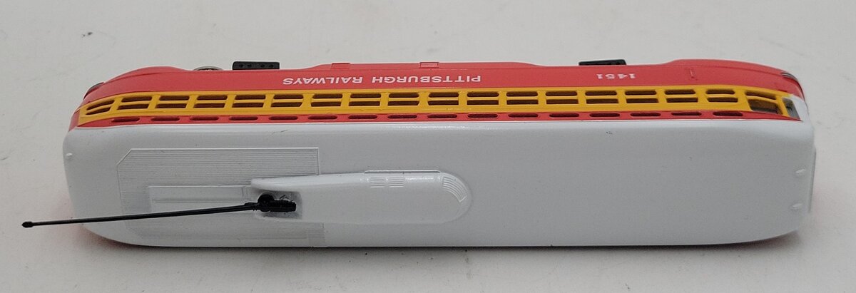 Bachmann 41-629-C4 HO Scale Pittsburgh Railways Streamline PCC Trolley #1451 EX/Box