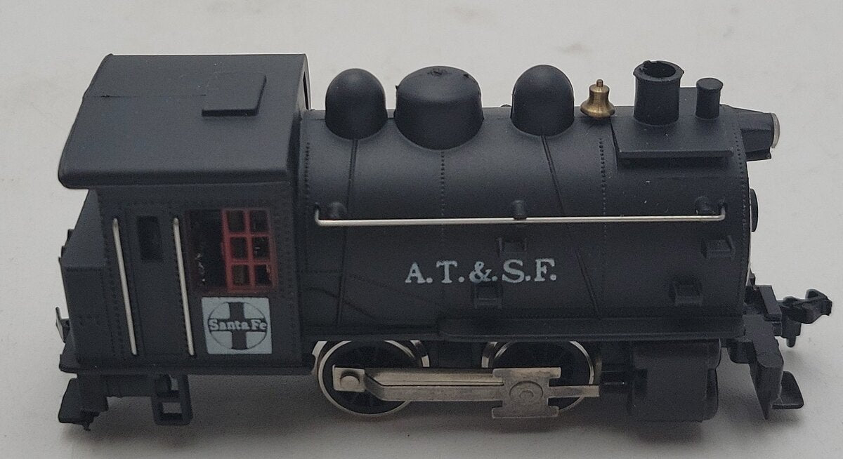 Life Like 8302 HO Atchison, Topeka & Santa Fe Dockside Locomotive
