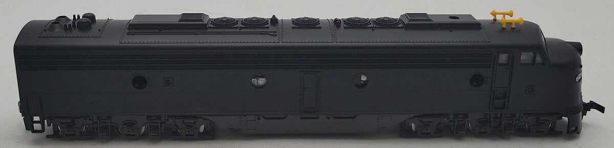 Model Power 909 HO Undecorated EMD E-7 Powered Diesel Locomotive LN/Box