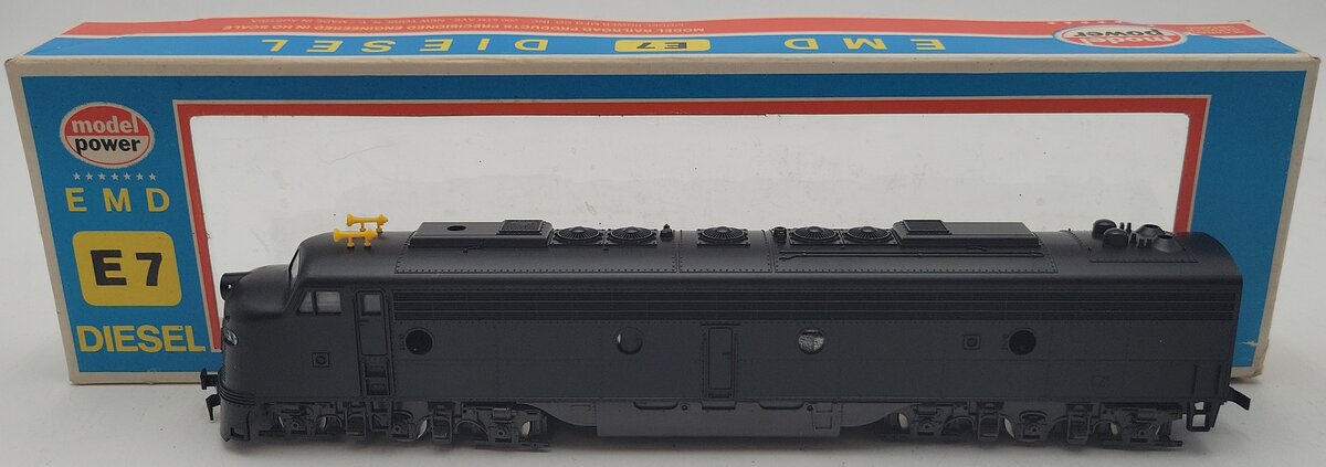 Model Power 909 HO Undecorated EMD E-7 Powered Diesel Locomotive LN/Box