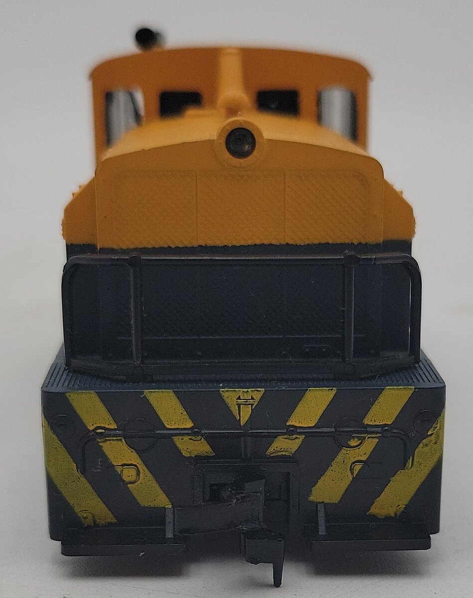 AHM 5001 HO Scale Santa Fe 0-4-0 MDT Switcher #332 EX/Box