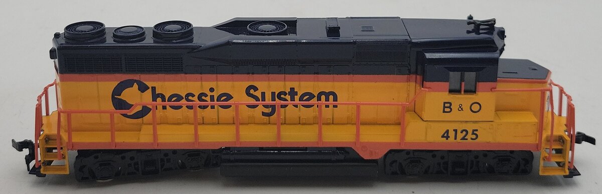 Bachmann 0638 Chessie System B&O EMD GP30 Diesel Locomotive #4125 EX/Box