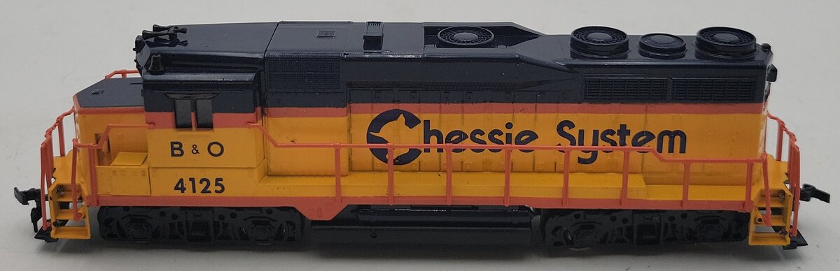 Bachmann 0638 Chessie System B&O EMD GP30 Diesel Locomotive #4125 EX/Box
