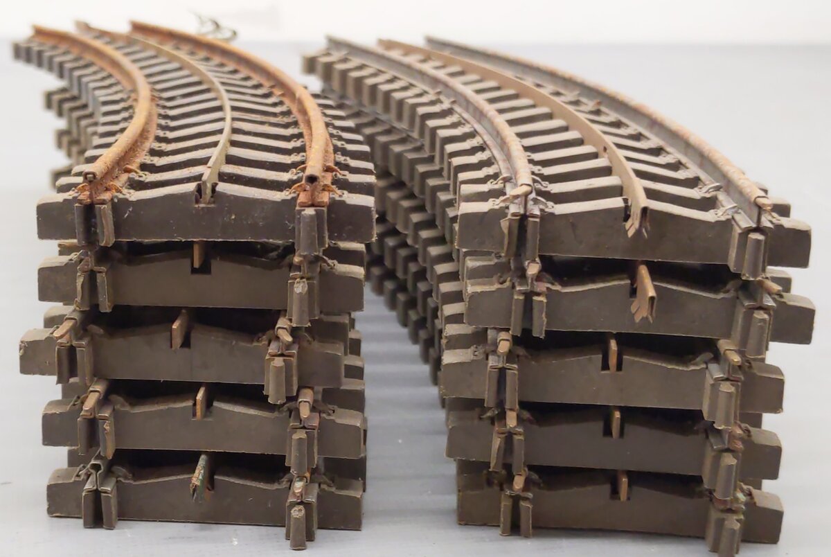 Lionel 49 Vintage O "Super O" Insulated Curved Track (Quantity of 10)