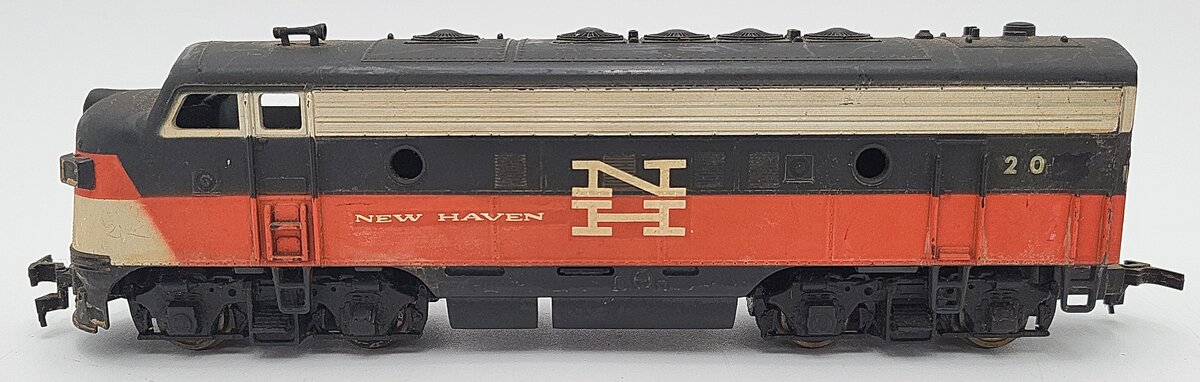Revell HO Scale New Haven Diesel Locomotive #2011 VG
