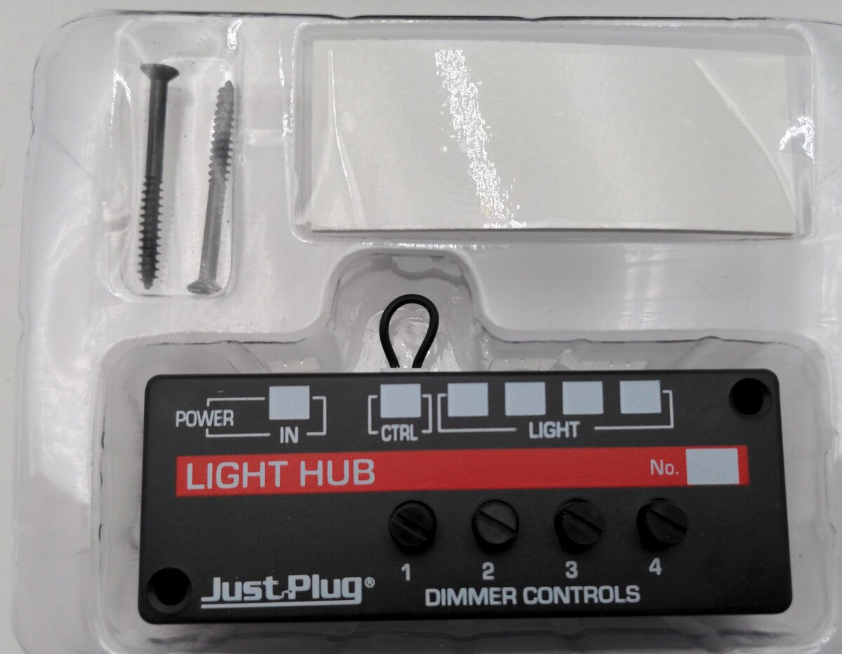 Woodland Scenics JP5701 Just Plug Light Hub W/4-Plug Lights Ports EX/Box