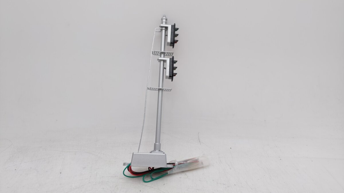 MTH 30-11024 O 3 Over 3 Vertical Signal LN/Box