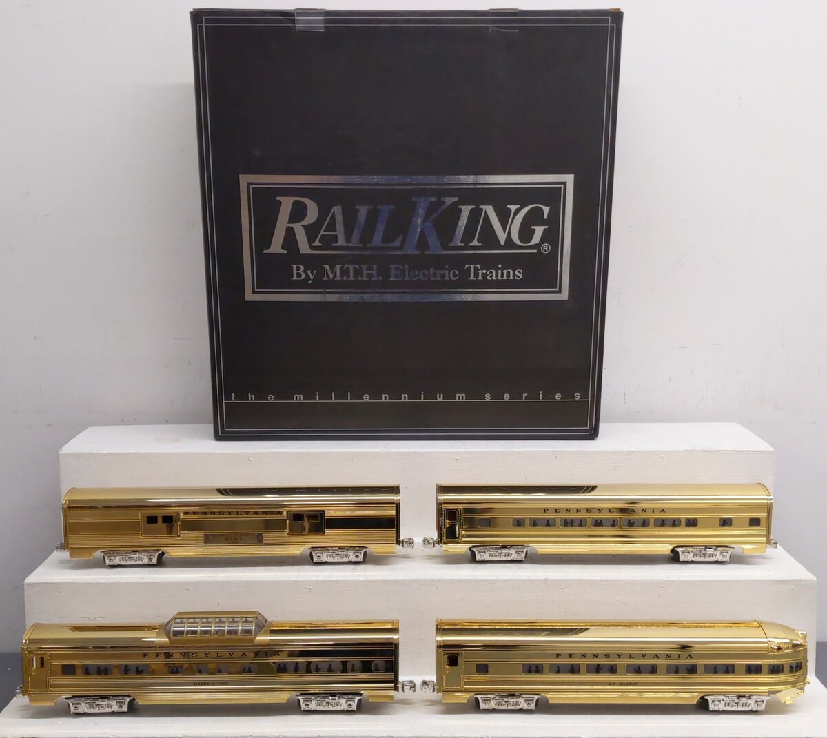MTH 30-6707 O PRR 60' 18K Gold Plated Aluminum Passenger Car Set (Set of 4) EX/Box