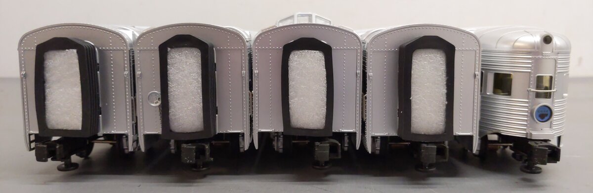 MTH 20-6543 O Santa Fe 70' Streamlined Passenger Car Set (Set of 5) EX/Box