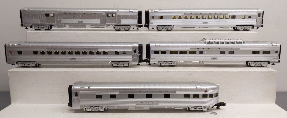 MTH 20-6543 O Santa Fe 70' Streamlined Passenger Car Set (Set of 5) EX/Box