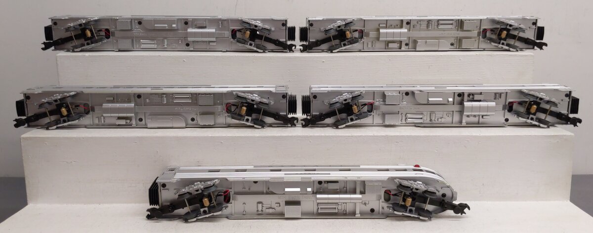 MTH 20-6543 O Santa Fe 70' Streamlined Passenger Car Set (Set of 5) EX/Box