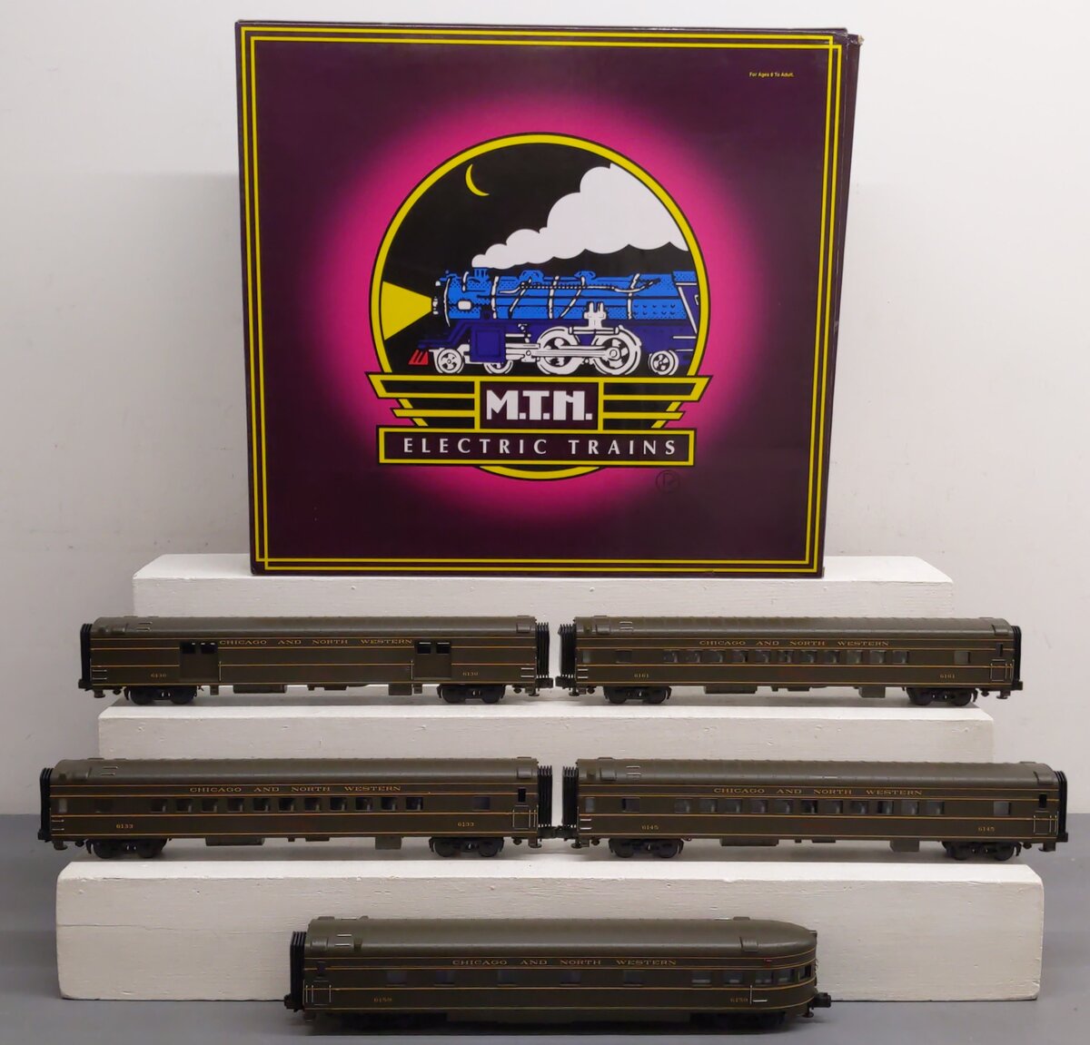 MTH 20-6536 O Gauge Chicago North Western 70' Streamlined Passenger Car Set EX/Box