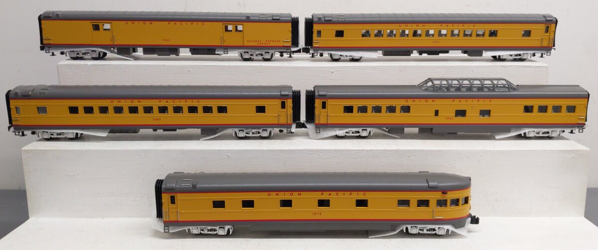 MTH 20-6598 Union Pacific 70' Streamlined Passenger 5-Car Set LN/Box