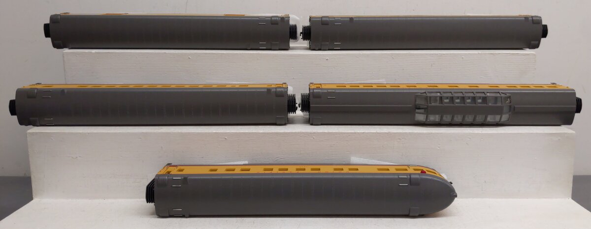 MTH 20-6598 Union Pacific 70' Streamlined Passenger 5-Car Set LN/Box