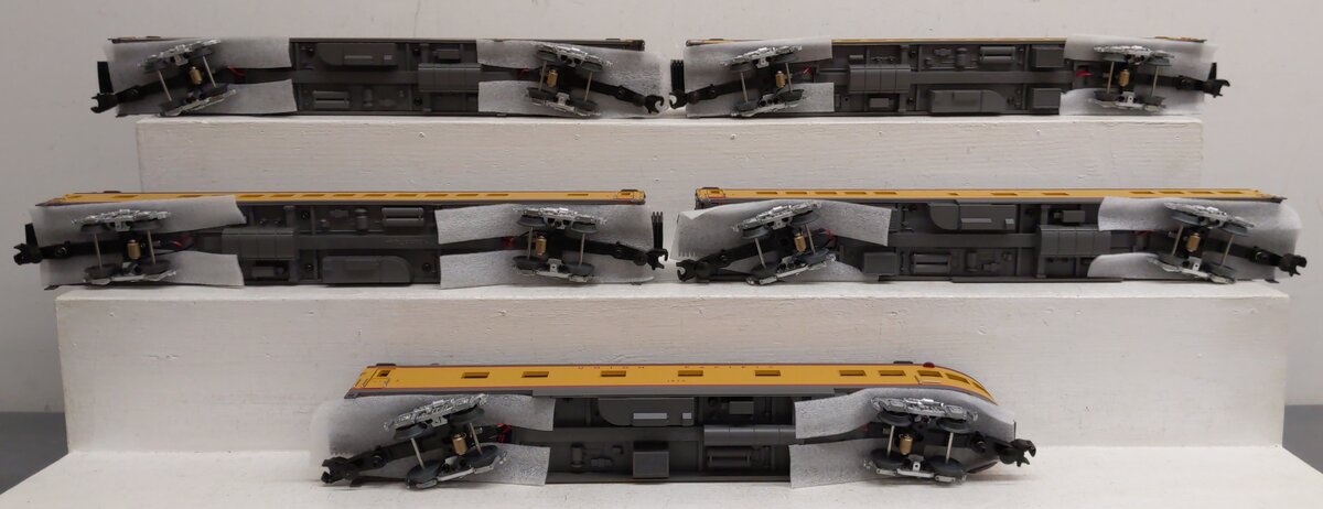 MTH 20-6598 Union Pacific 70' Streamlined Passenger 5-Car Set LN/Box