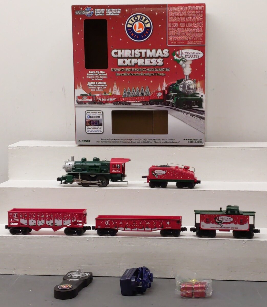 Lionel 6-82982 Christmas Express LionChief O Gauge Train Set with Bluetooth EX/Box