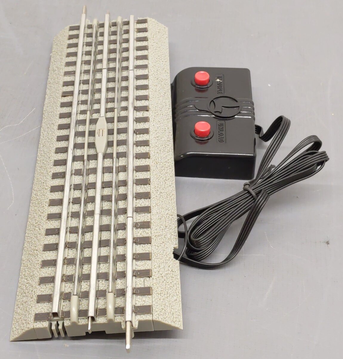 Lionel 6-12054 O FasTrack Operating Track Section EX/Box