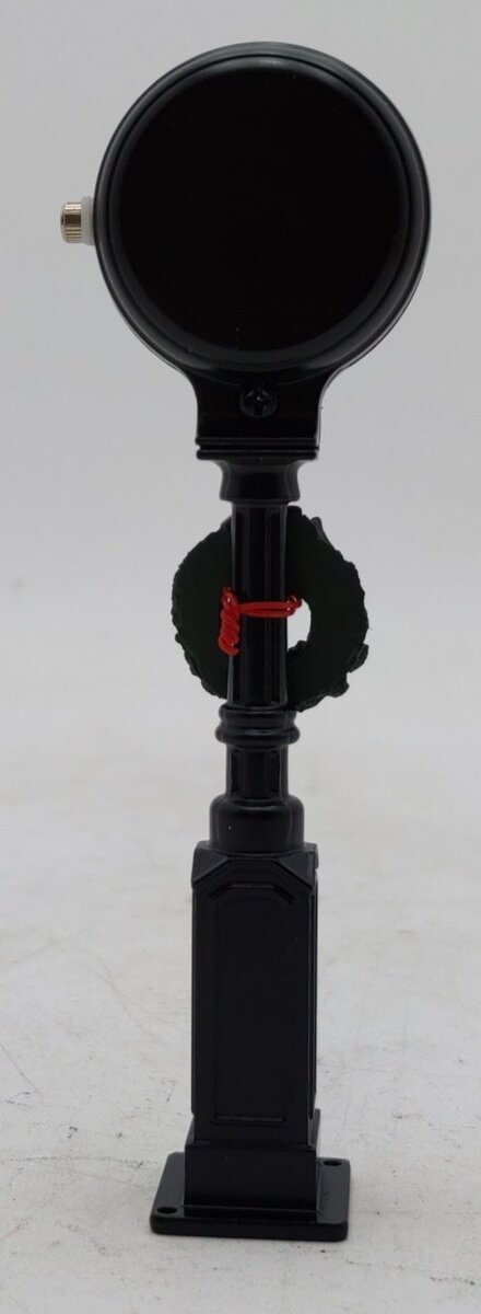 Lionel 6-82005 O Scale Christmas Wreath Old Style Clock Tower LN/Box