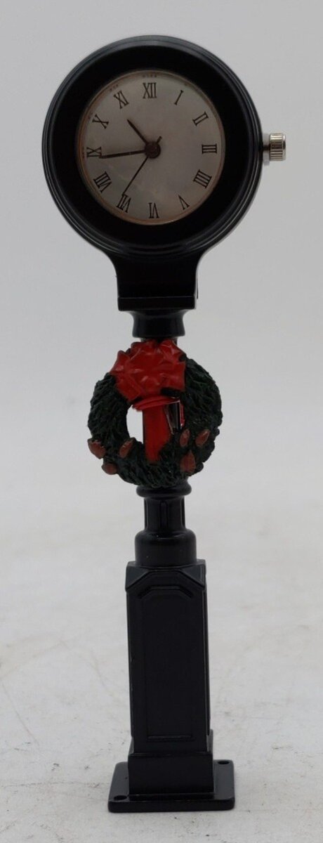 Lionel 6-82005 O Scale Christmas Wreath Old Style Clock Tower LN/Box