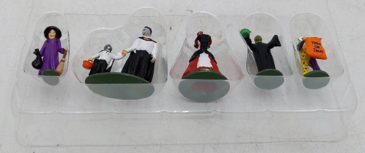 Lionel 1930070 O Trick or Treaters Figures (Set of 5)l LN/Box