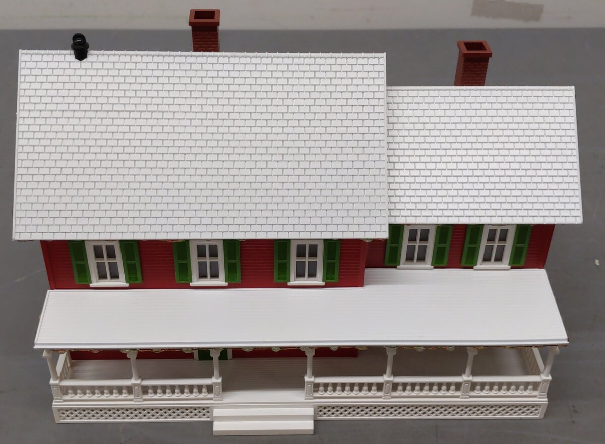 MTH 30-90588 O RailKing #4 Country House with Operating Christmas Lights EX/Box