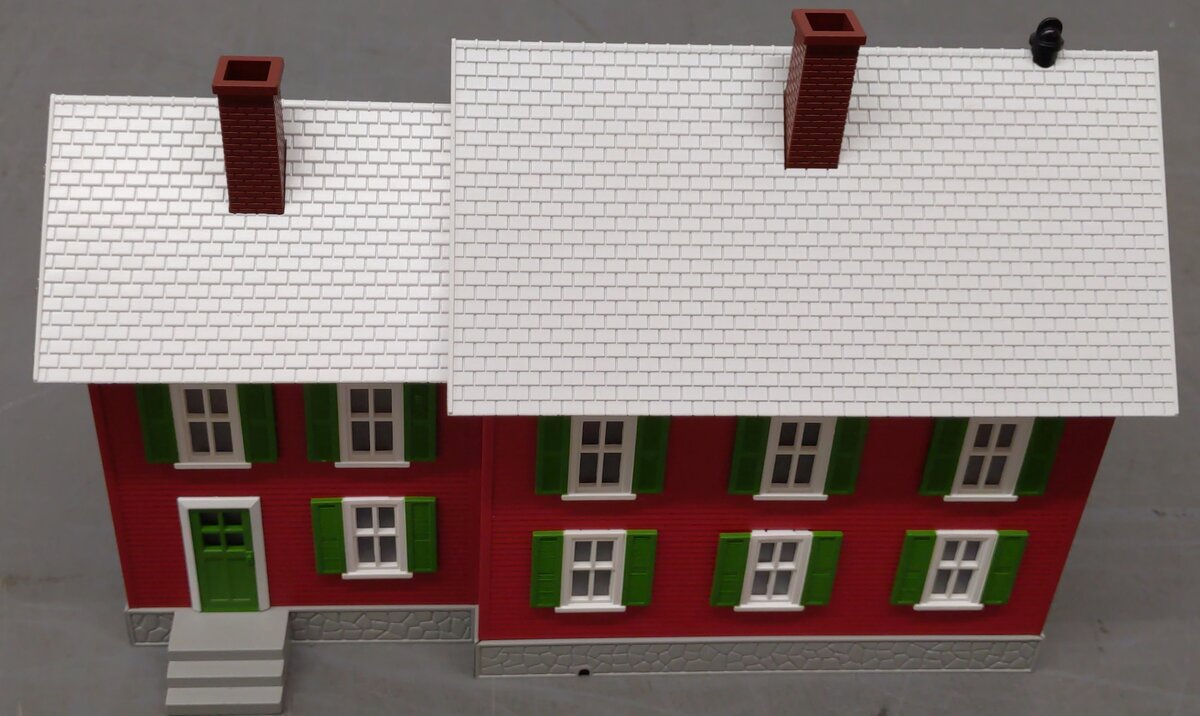 MTH 30-90588 O RailKing #4 Country House with Operating Christmas Lights EX/Box