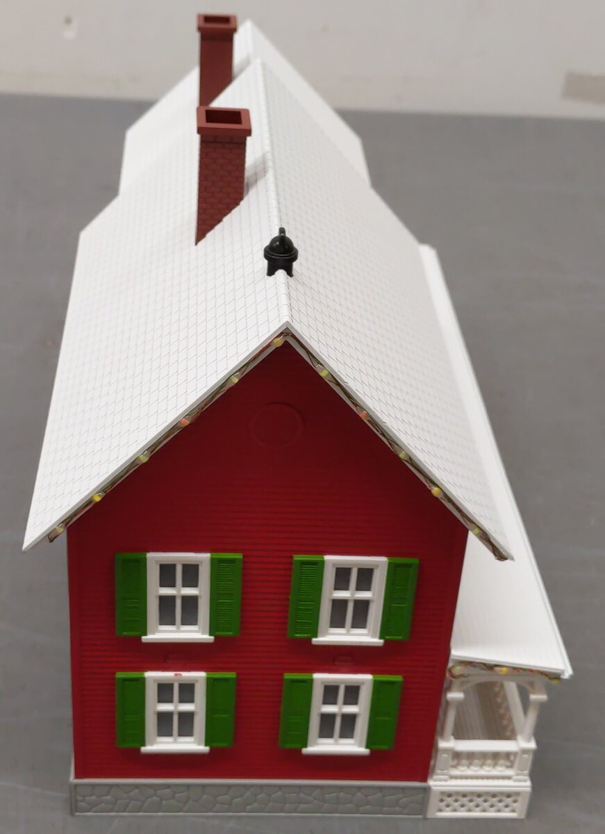 MTH 30-90588 O RailKing #4 Country House with Operating Christmas Lights EX/Box