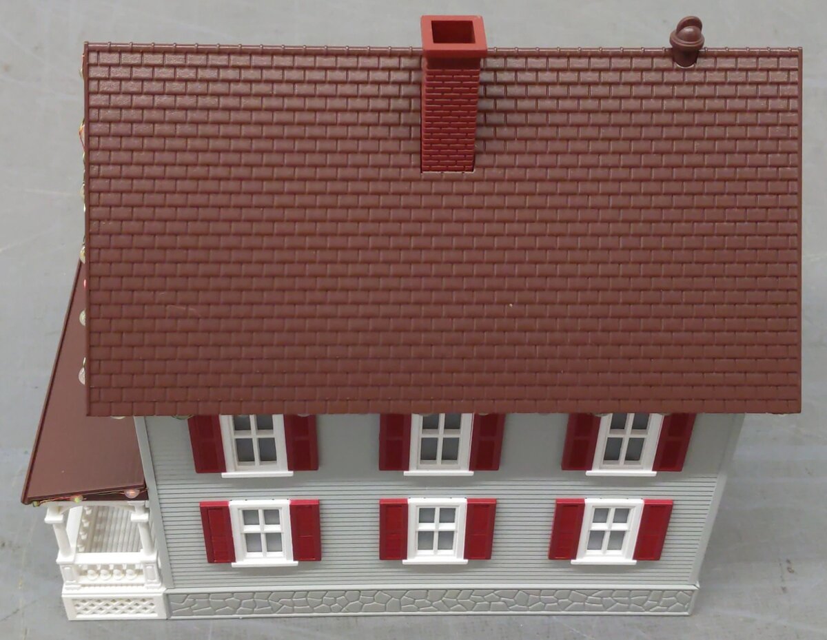 MTH 30-90573 O RailKing Row House #2 with Christmas LEDs EX/Box