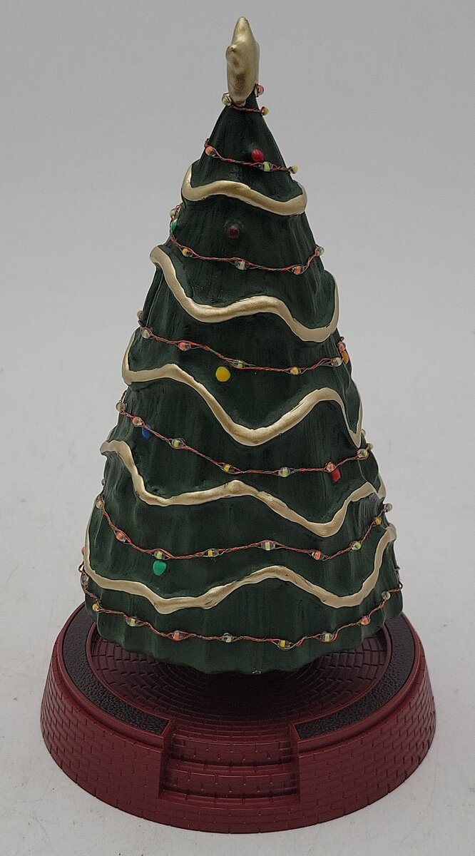 MTH 30-11088 O Giant Town Square Christmas Tree with Operating LED Lights LN/Box