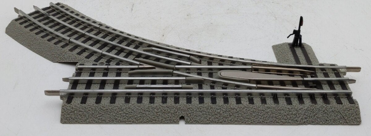 Lionel 6-12018 O-36 Right Hand Manual FasTrack Switch Turnout EX/Box