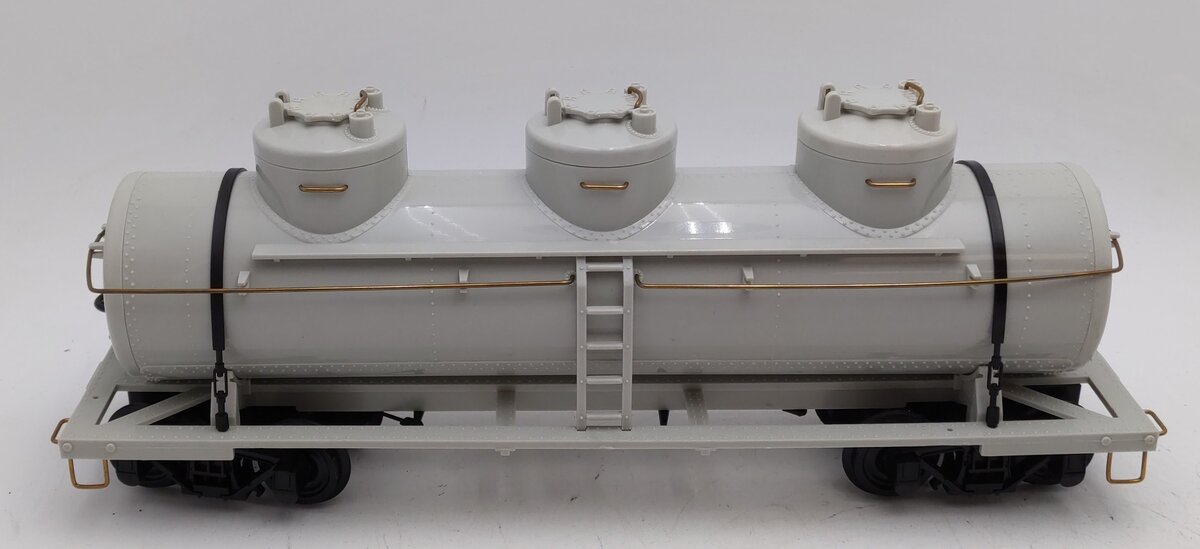 Aristo-Craft 41600 G Undecorated Triple Dome Tank Car Kit EX/Box