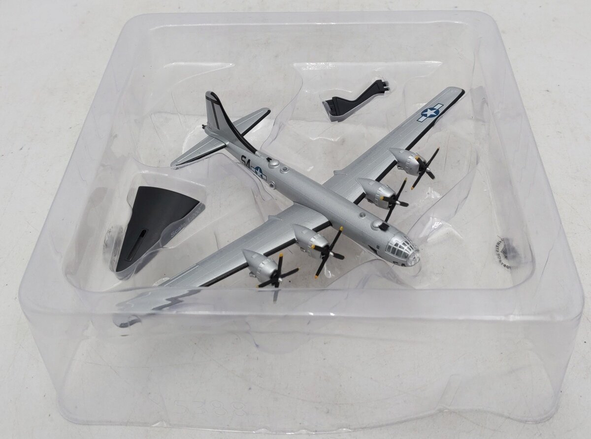 Daron Worldwide Trading PS5388-2 1:200 T-Square B-29 Museum of Flight #54 LN/Box