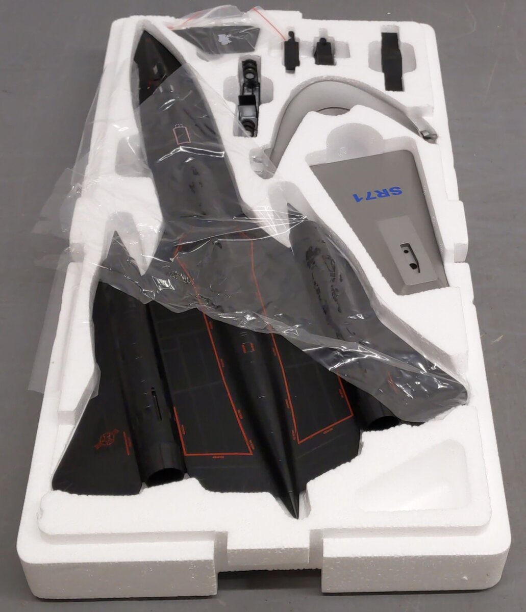 Lockheed Martin SR-71A Blackbird Aircraft #17980 "United States Air Force" 1/72 LN/Box