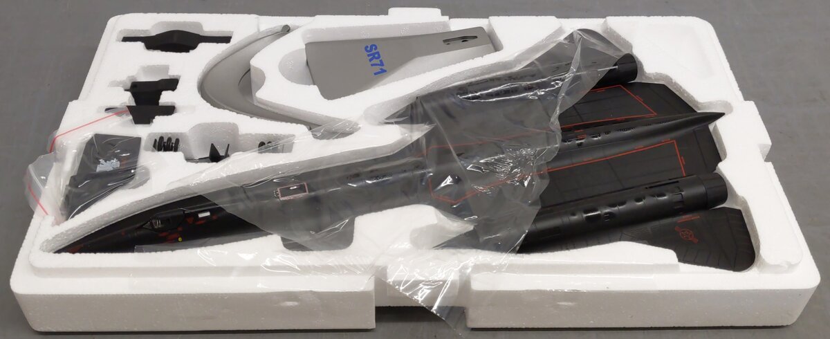 Lockheed Martin SR-71A Blackbird Aircraft #17980 "United States Air Force" 1/72 LN/Box