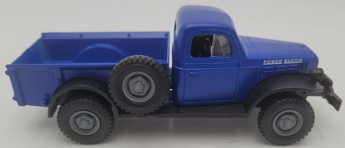 Menards 279-9393 1:48 Blue 1947 Power Wagon Truck EX/Box