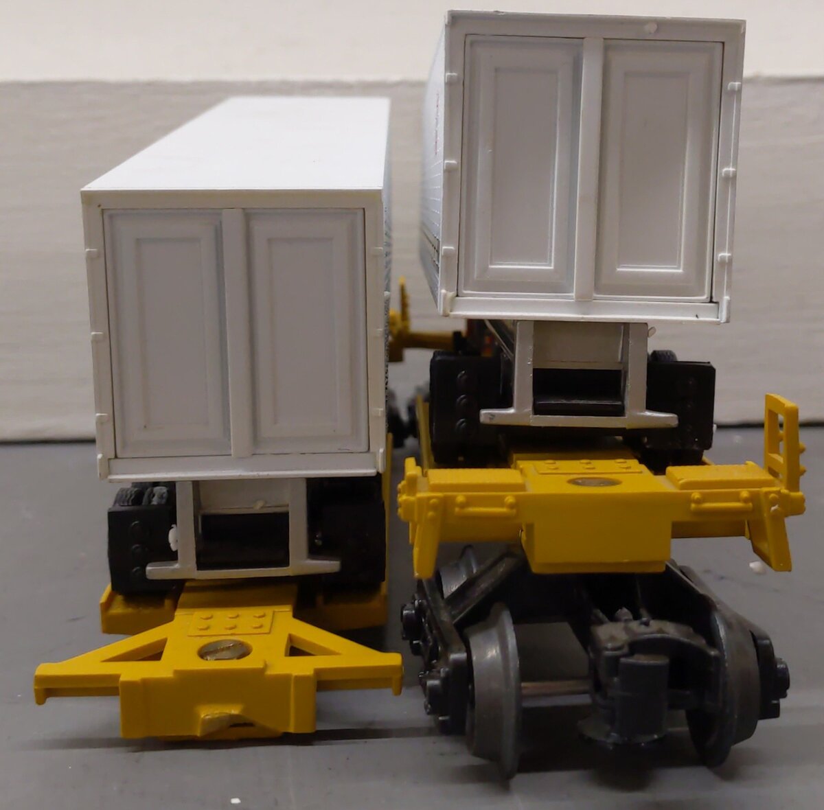 Lionel 6-16334 O Chicago & Northwestern TTUX Flat Cars with Trailers VG/Box