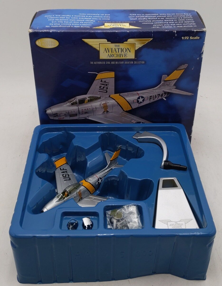 Corgi US35804 1:72 1952 F-86E-10 Sabre, Korea '52 EX/Box
