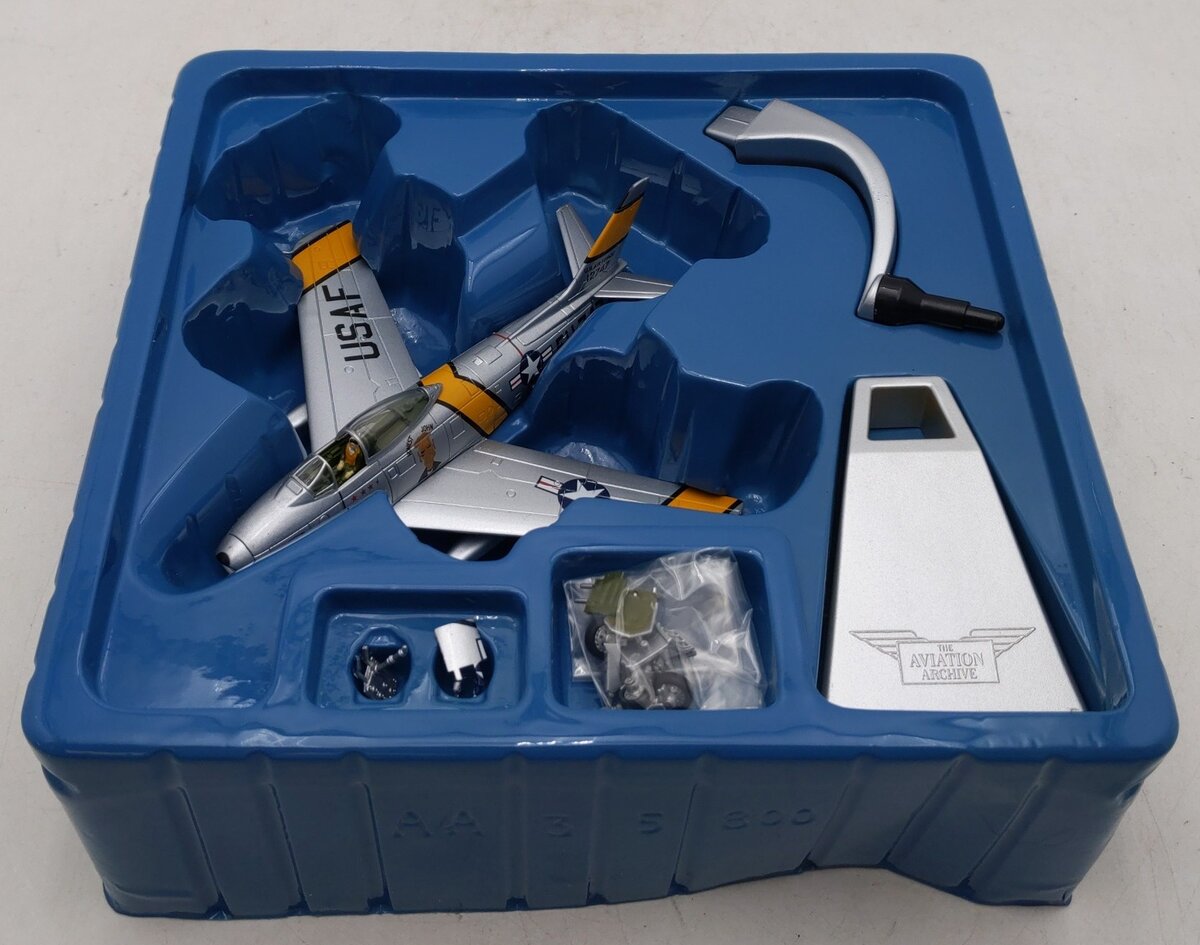 Corgi US35804 1:72 1952 F-86E-10 Sabre, Korea '52 EX/Box