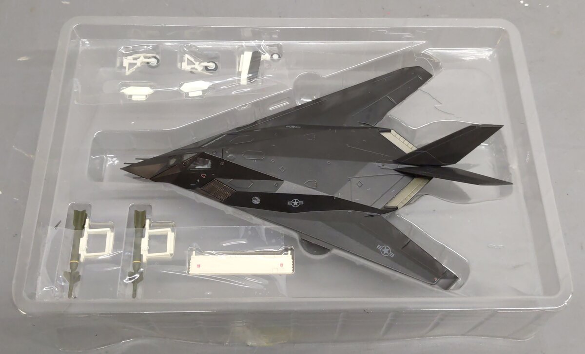 WLTK F-117A Stealth USAF Fighter 1:72 Scale EX/Box
