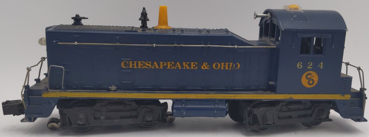 Lionel 624 Vintage O Chesapeake & Ohio NW-2 Powered Diesel Locomotive/Box
