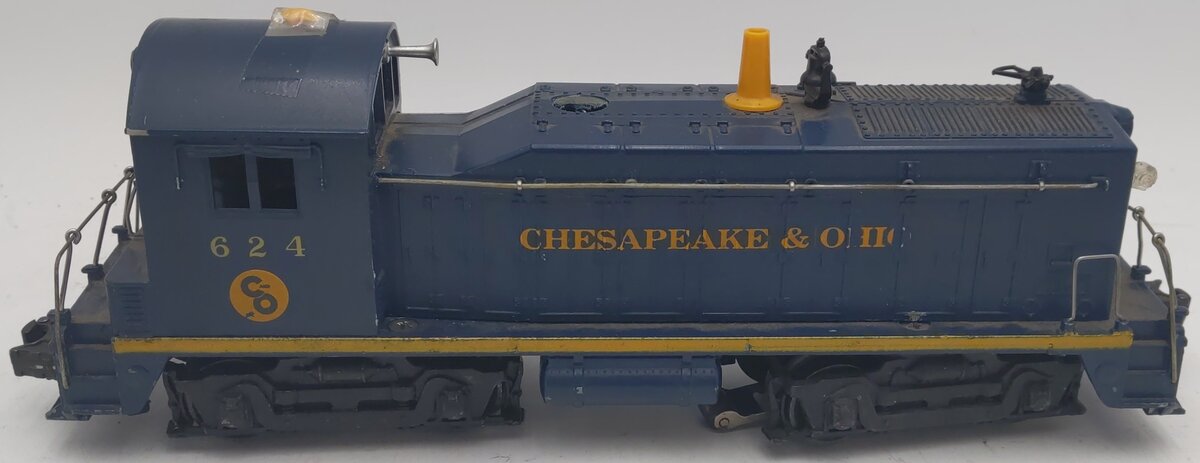 Lionel 624 Vintage O Chesapeake & Ohio NW-2 Powered Diesel Locomotive/Box