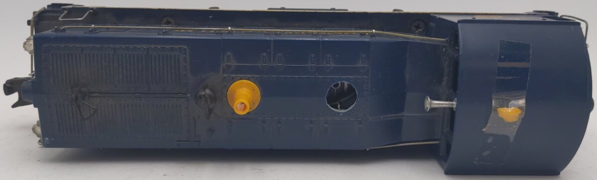 Lionel 624 Vintage O Chesapeake & Ohio NW-2 Powered Diesel Locomotive/Box
