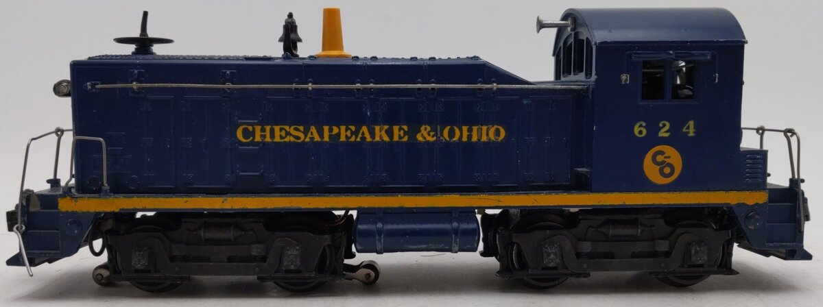 Lionel 624 Vintage O Chesapeake & Ohio NW-2 Powered Diesel Locomotive VG