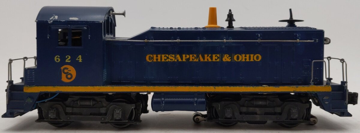 Lionel 624 Vintage O Chesapeake & Ohio NW-2 Powered Diesel Locomotive VG