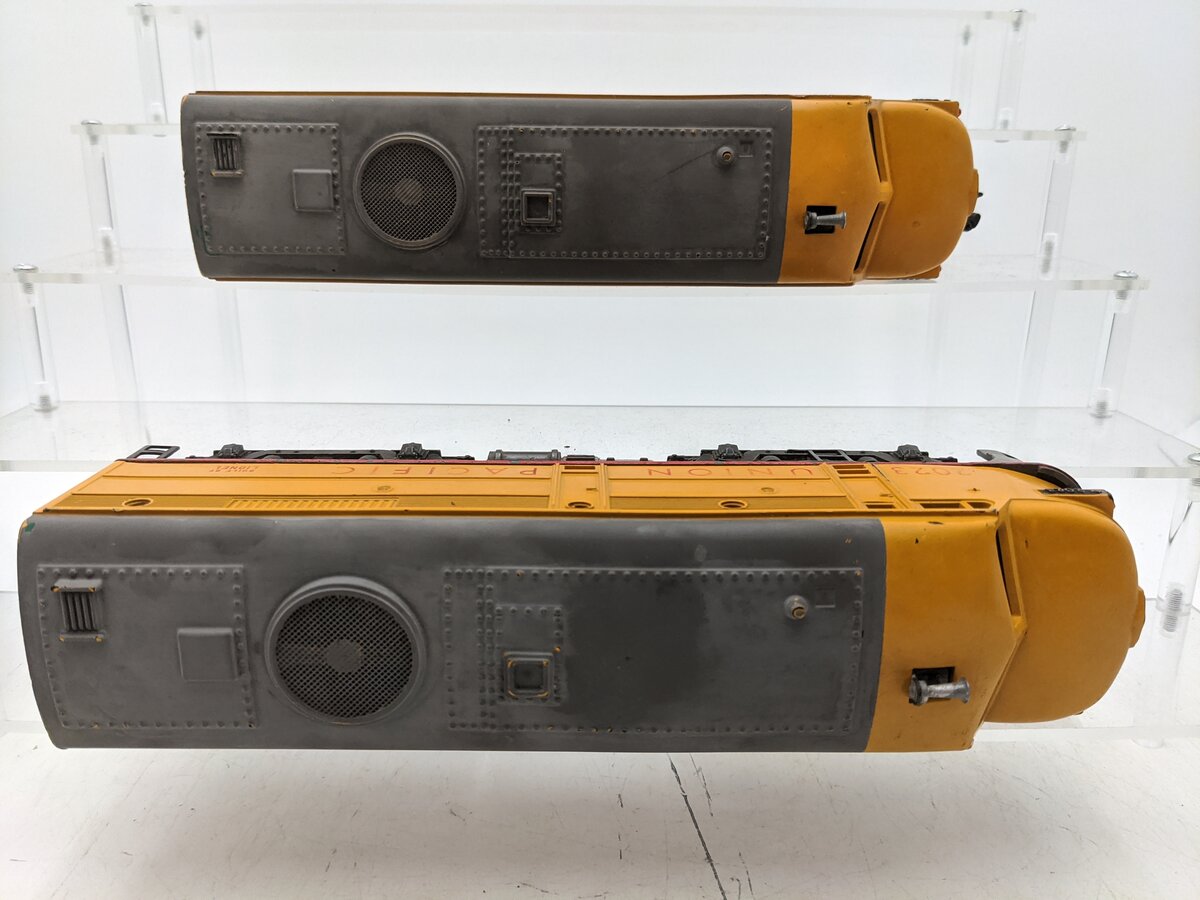 Lionel 2023 Vintage O Union Pacific Alco AA Diesel Locomotive Set