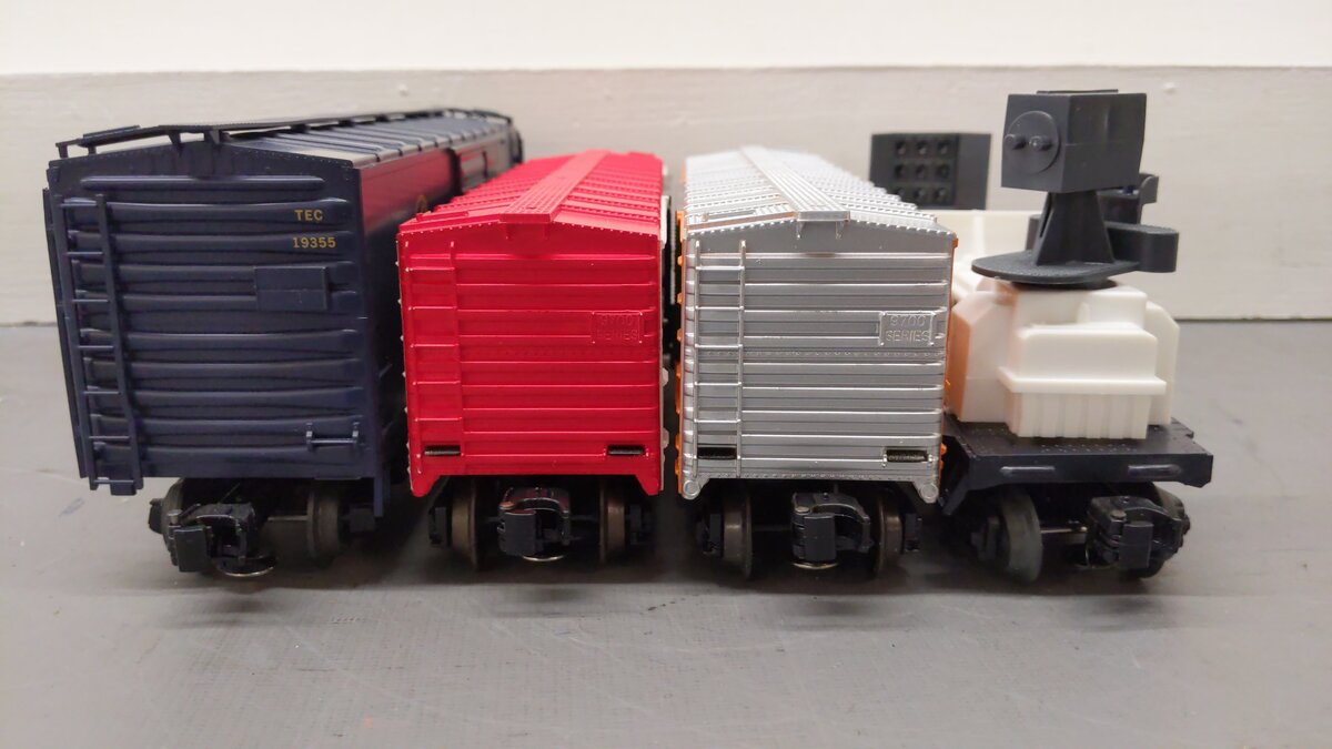 Assorted O Gauge Freight Cars 6-9774, 19355, 6-16670, 6-9779 [4] EX/Box