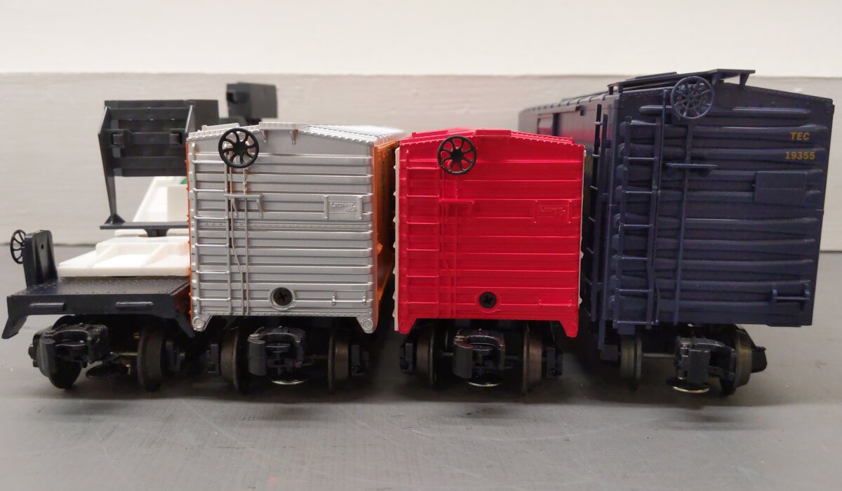 Assorted O Gauge Freight Cars 6-9774, 19355, 6-16670, 6-9779 [4] EX/Box