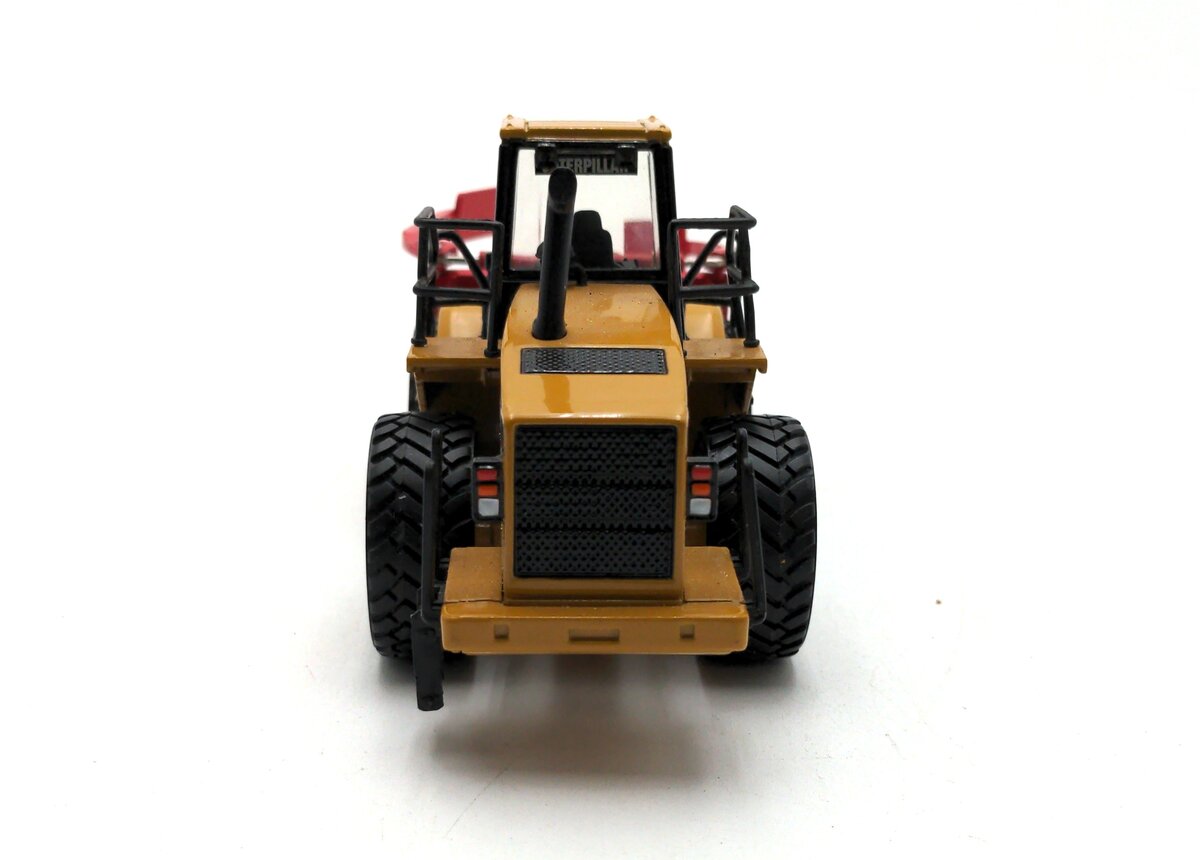 Norscot 55026 1:50 Caterpillar 980G Forest Machine w/Tire Changer - Custom EX