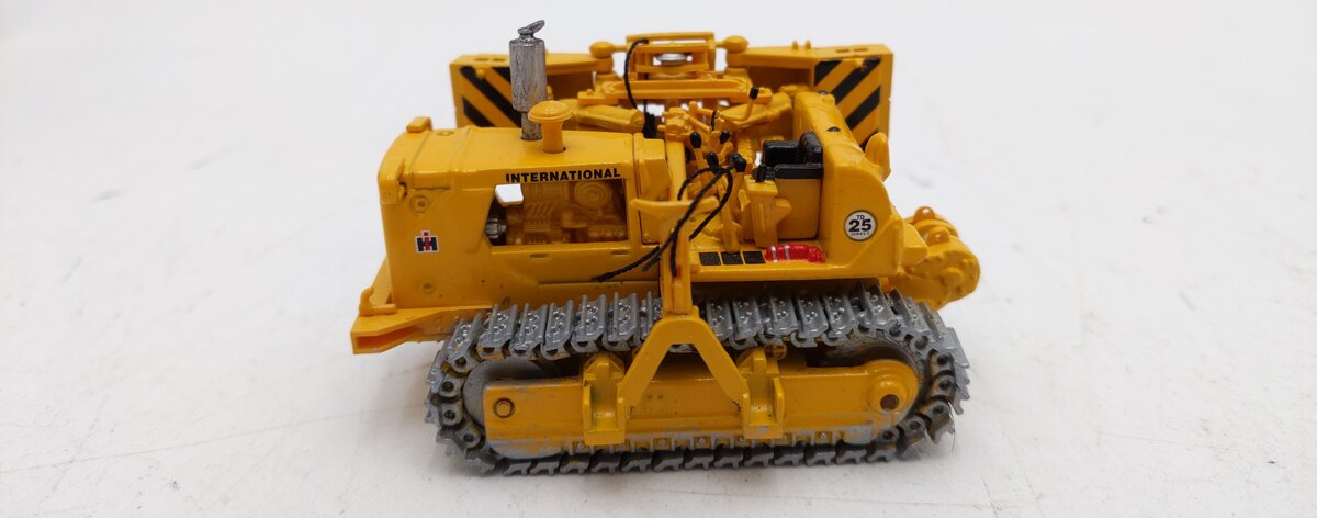 First Gear 80-0317 HO Scale (1:87) International TD-25 Crawler with Side Boom VG/Box