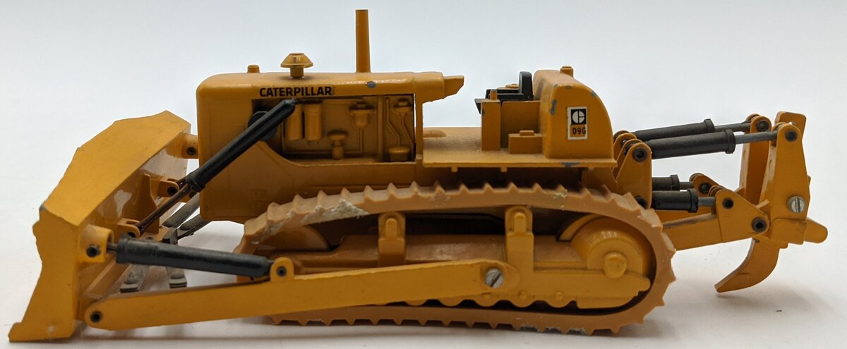 Gescha 1:50 Caterpillar D9G Bulldozer W/Ripper EX